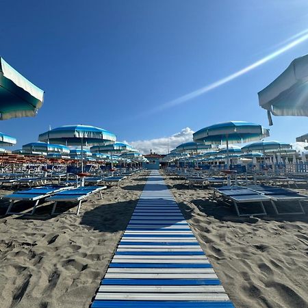 Hotel Bagno Stella Del Mare Marina Di Carrara Exterior photo